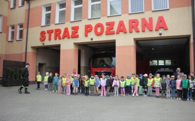 Wyjście do Straży Pożarnej dzieci z grupy Motyli, Myszek oraz Biedronek